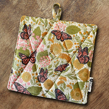 Load image into Gallery viewer, Hand Quilted Cotton Pot Holders