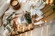 Load image into Gallery viewer, Festive Bath Salts